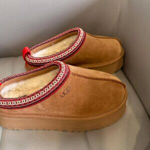 Women’s UGG Tasman slipper
